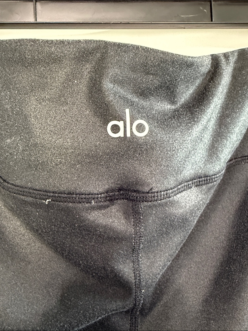 ALO BLACK BUTTERFLY LEGGINGS - Picture 4 of 7